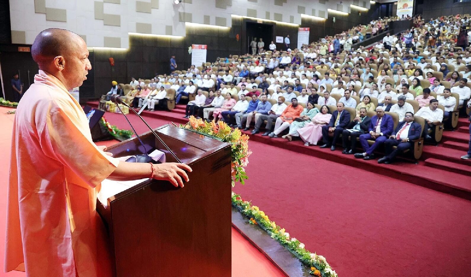 निवेशेन सह राज्यस्य नगरीय स्थानीयसंस्थाः अपि उत्तमं आयस्य स्रोतः भवितुम् अर्हन्ति-सीएम योगी