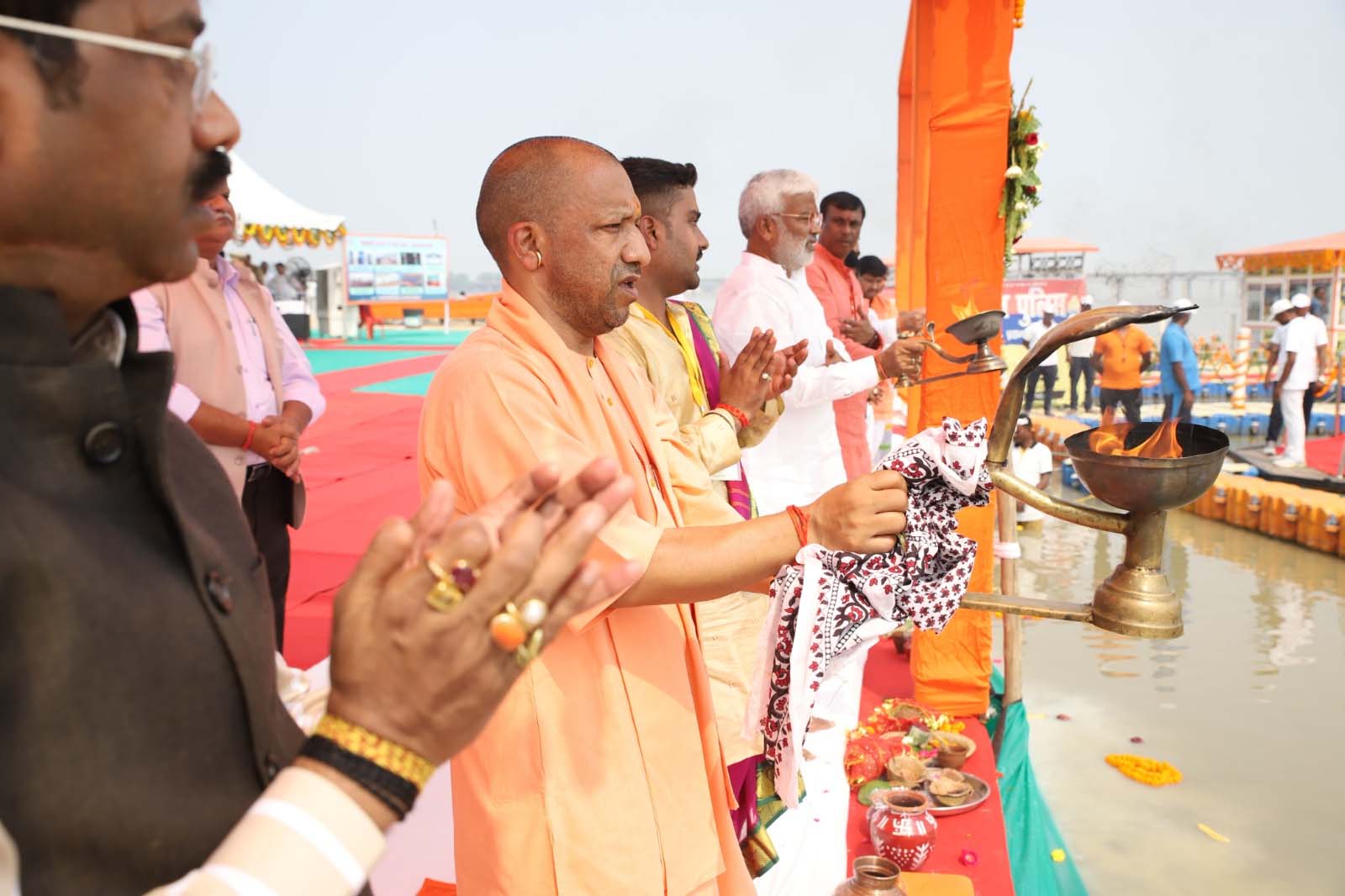 धार्मिकसमृद्धिसहितम् एव आर्थिकसमृद्धेः सन्देशं ददाति महाकुम्भ-25 इत्यस्य प्रतीकचिह्नम्