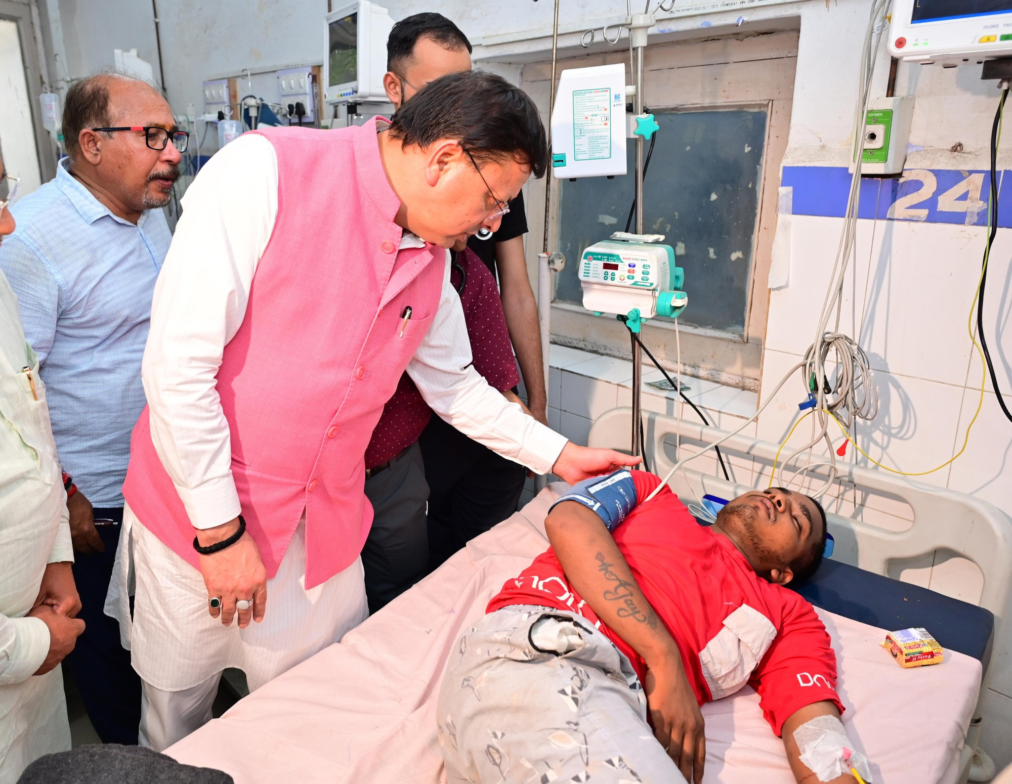 तीर्थस्थलेषु आकस्मिकं ‘भगदड़ं’स्पष्टानि उत्तराणि आग्रहयन्तः प्रबन्धनस्य भूमिकायाः विषये ज्वलन्तः प्रश्नाः उत्पद्यन्ते