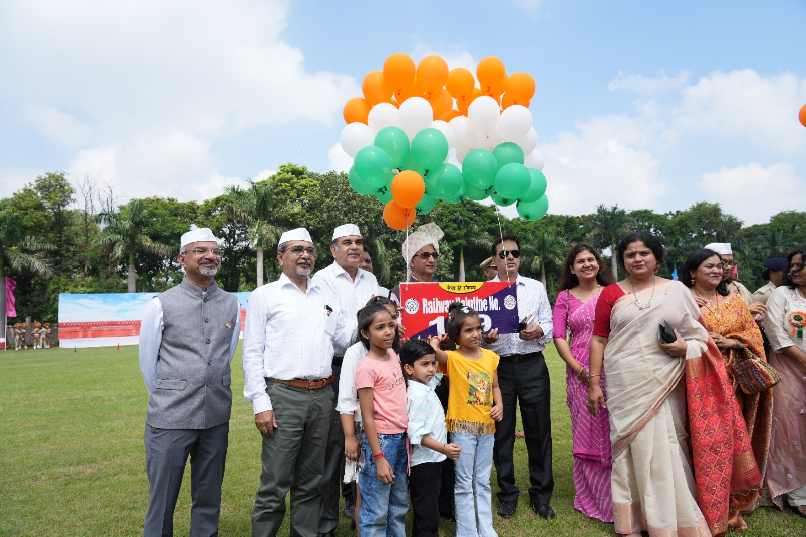 प्रयागराज मण्डलेन राष्ट्रस्य ७९ तमः स्वातन्त्र्यदिवसः महता उत्साहेन आचरितः