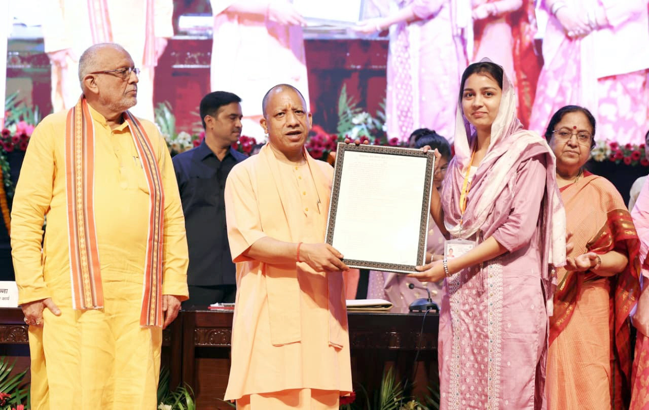 युवकानां समीचीनदिशां प्रदातुं राष्ट्रनिर्माणे भागं ग्रहीतुं च प्रत्येकस्य कल्याणं सर्वकारस्य दायित्वमस्ति-मुख्यमन्त्री योगी आदित्यनाथ: