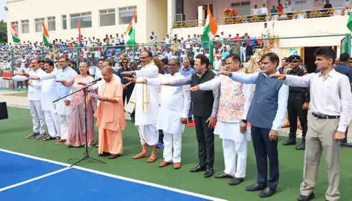 मुख्यमन्त्री योगी आदित्यनाथः विश्वप्रसिद्ध हॉकीक्रीडकः पद्मभूषण मेजर ध्यानचन्द महाभागस्य जयन्त्यावसरे श्रद्धांजलिम् अर्पितवान्
