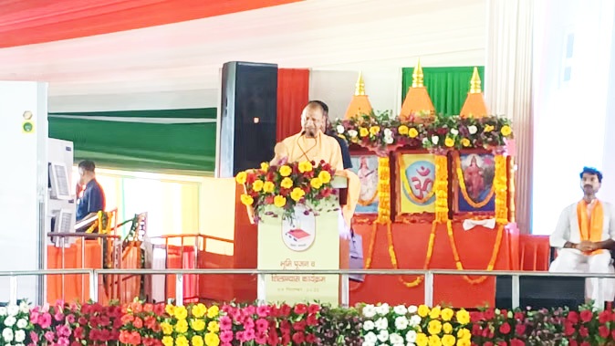 मुख्यमंत्री योगीआदित्यनाथ: उक्तवान्-सामाजिक माध्यमाः द्वेषप्रसारस्य माध्यमं भवन्ति