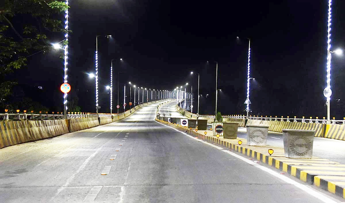 २० वर्षेषु बिहारदेशेन ग्राम्यमार्गानां सुदृढजालं निर्मितम् अस्ति