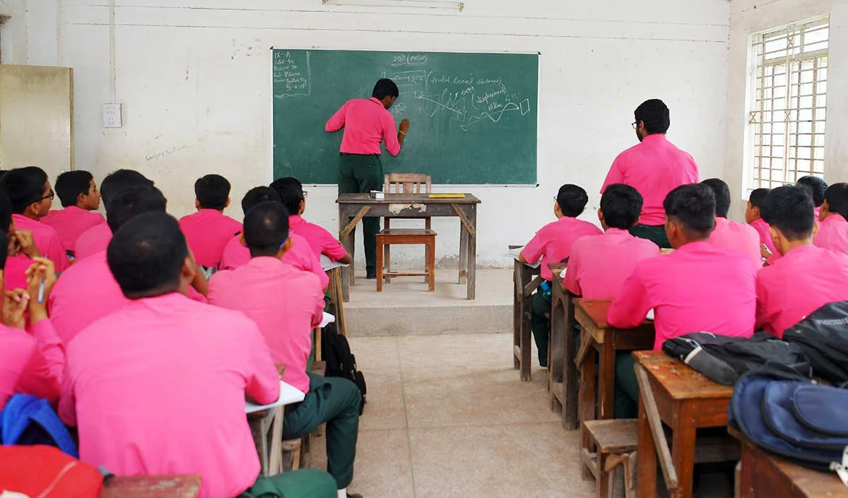 शिक्षायाः व्यावसायिकीकरणं विपणनं च देशस्य कृते महती आह्वानं वर्तते