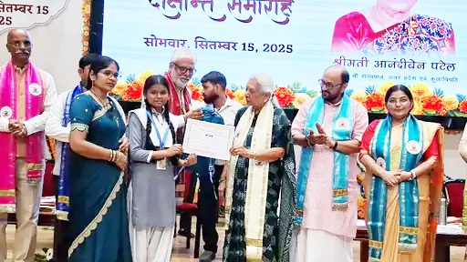 राज्यपालः छात्रान् अवदत्-आह्वानानि आगमिष्यन्ति, मा भयभीता: प्रयागराज विश्वविद्यालये मन्त्री उक्तवान्-अधुना कन्याः देशं चालयितुं अनुरागं धारयन्ति