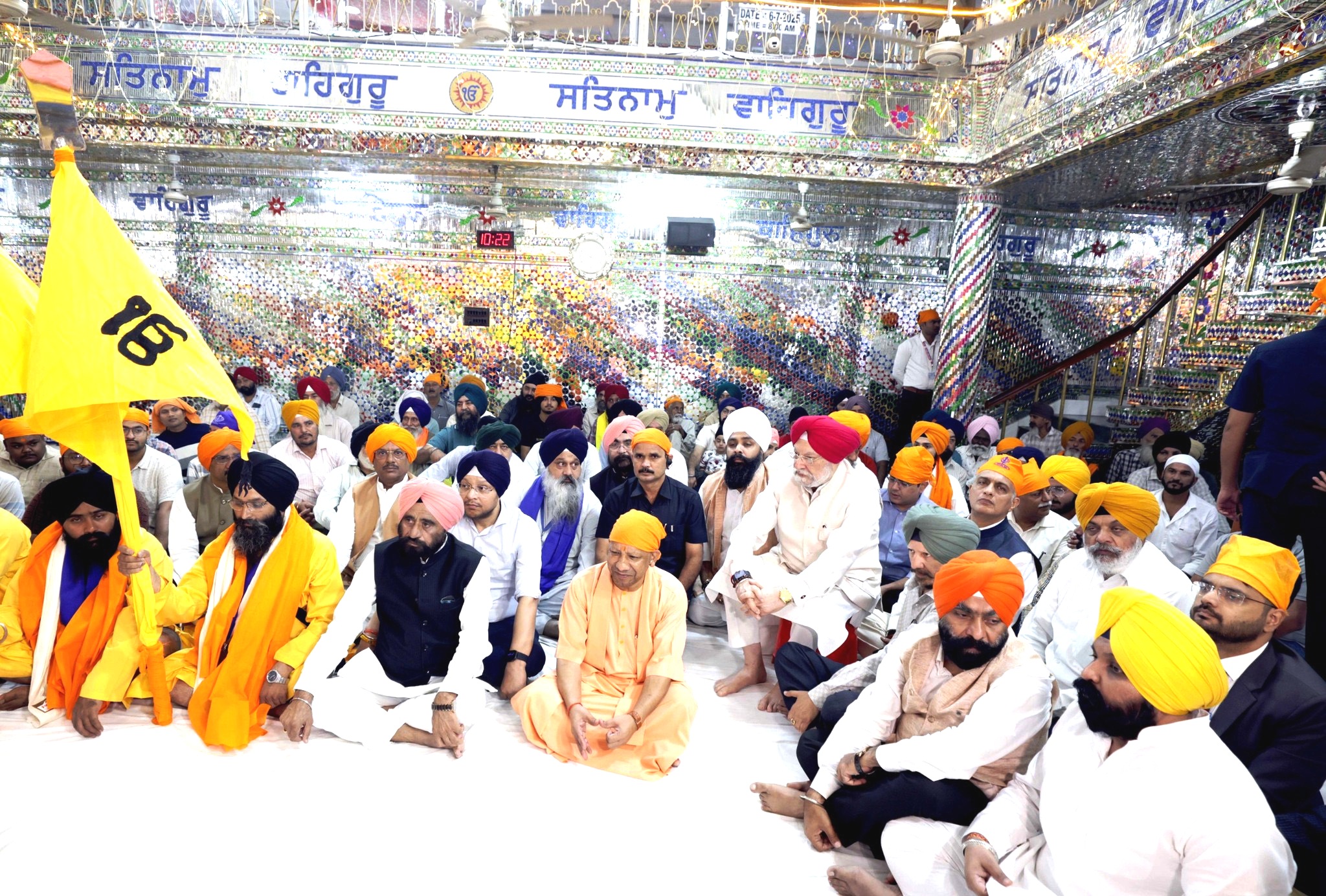 गुरु तेगबहादुरस्य ३५० तमे शहादतवार्षिके सीएम योगी उक्तवान् यत् सनातन परम्परायां सिक्खगुरुणां योगदानं अविस्मरणीयमस्ति