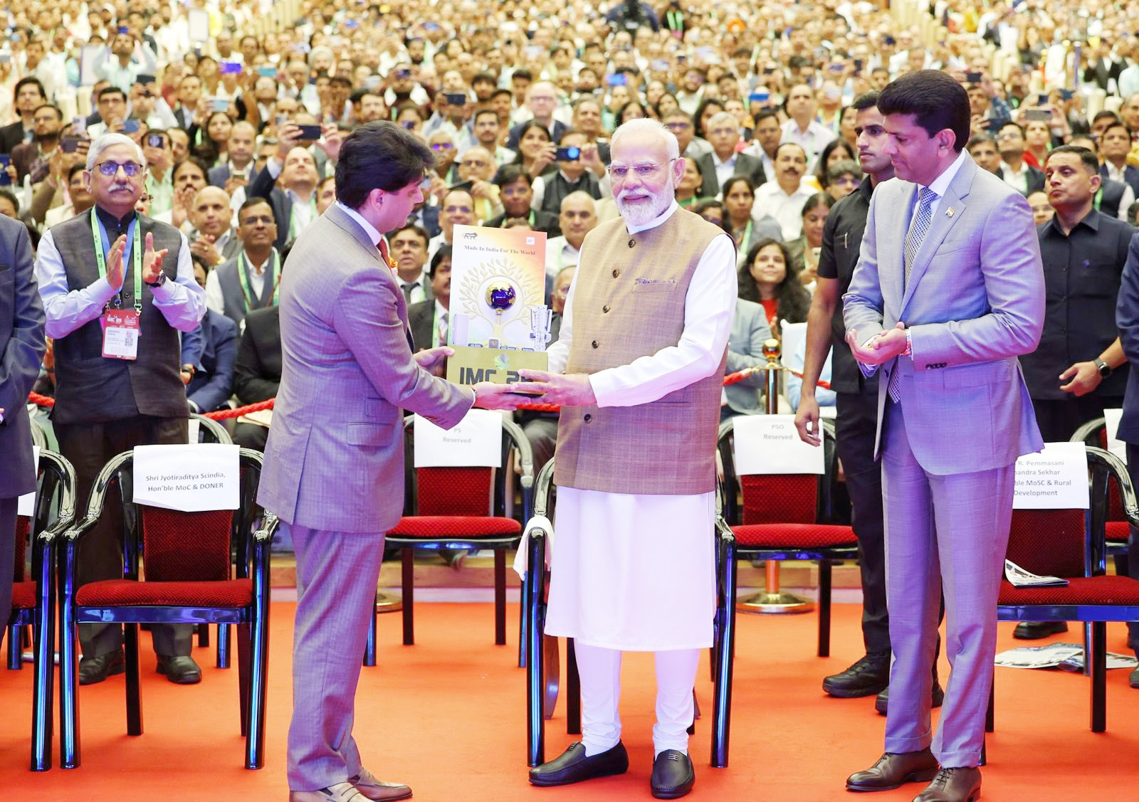 मोदी उक्तवान्-भारतं एकदा २जी इत्यनेन सह संघर्षं कृतवान्; अद्य सर्वेषु जनपदेषु ५जी-संपर्कः अस्ति