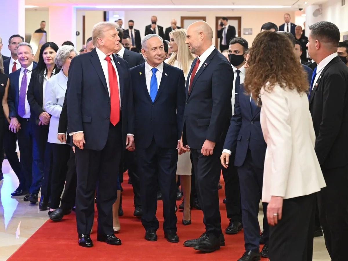 डोनाल्ड ट्रम्पः शाहबाजशरीफस्य सम्मुखे मोदी महाभागस्य प्रशंसाम् अकरोत्, भारतं ‘महानदेशः’ इति उक्तवान्, ‘मोदी मम सुहृद् अस्ति…’ इति च अवदत्