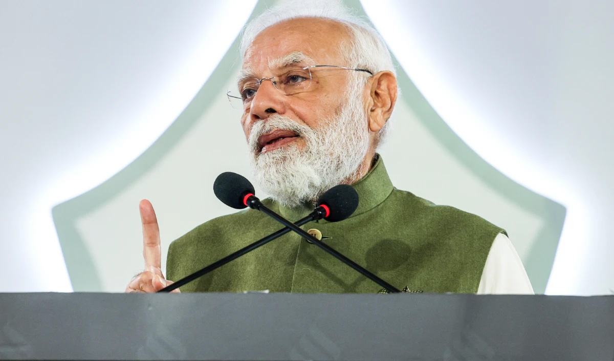 प्रधानमंत्री मोदी ९ कोटि कृषकाणां बैंकखातेषु १८,००० कोटिरूप्यकाणि स्थानान्तरयति, प्रधानमंत्री-किसानस्य २१तमं किस्तं विमोचयति