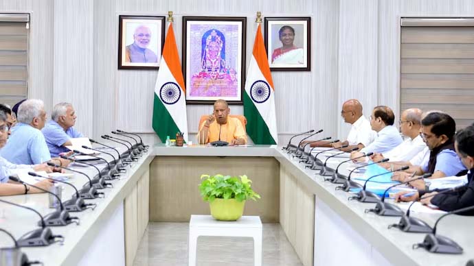 राज्ये तीव्रशीततरङ्गं प्रभावितं करोति, प्रथमतः १२ कक्षापर्यन्तं सर्वे विद्यालया: जनवरी १ पर्यन्तं पिहिता: सन्ति; मुख्यमंत्री योगी आदेशान् निर्गच्छति