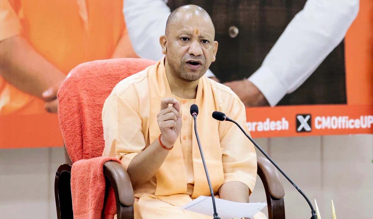 उत्तरप्रदेशः सूचनाप्रौद्योगिकी-इलेक्ट्रॉनिक्स-निर्यातानां प्रमुखं केन्द्रं जातम्, यत्र आधारभूतसंरचनायाः, निवेशस्य च उन्नतिः अर्थव्यवस्थां वर्धयति