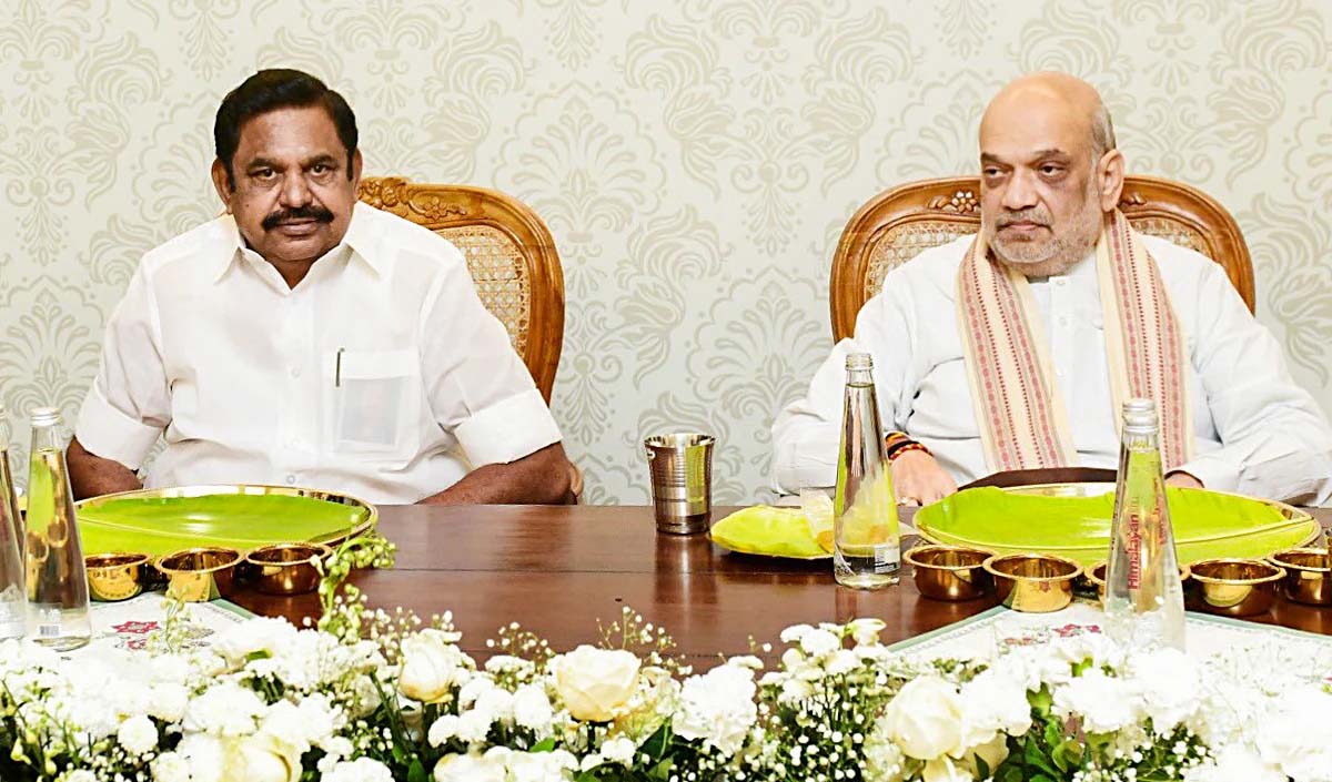 पलानीस्वामी दिल्लीनगरे अमितशाहस्य साक्षात्कारं कृत्वा तमिलनाडु निर्वाचनात् पूर्वं नूतनानि राजनैतिकसमीकरणानि स्थापयति स्म