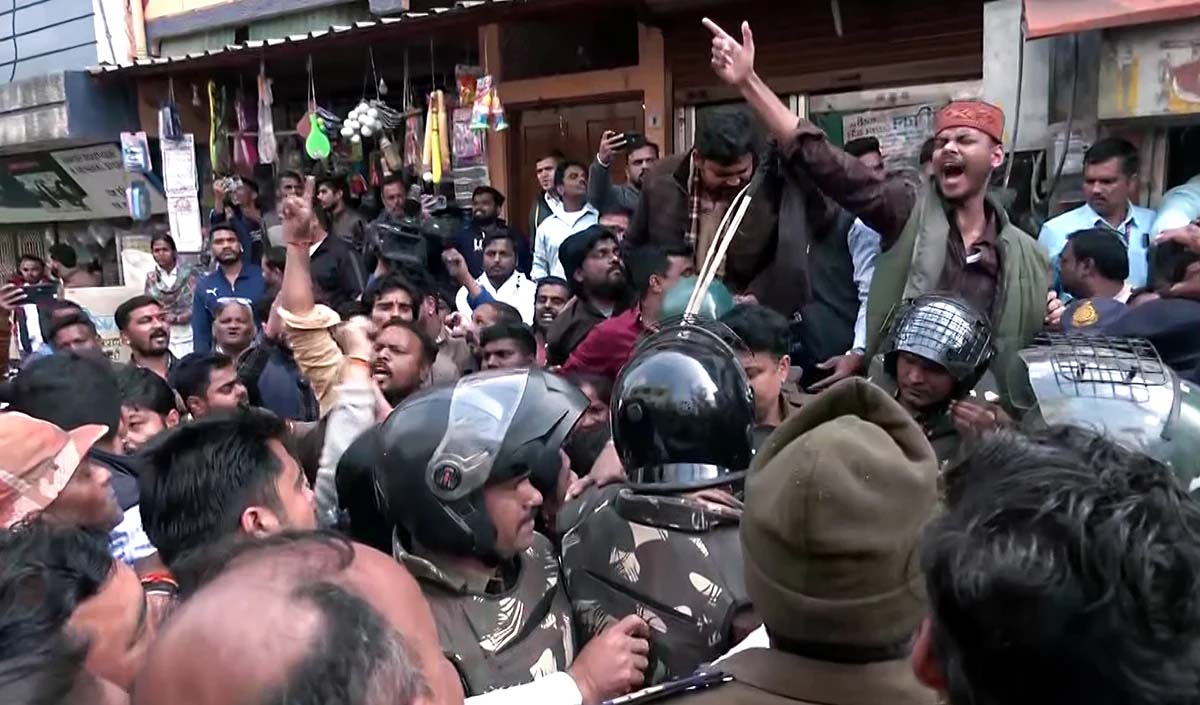 इन्दौर प्रदूषण जल त्रासदी-२० नूतनाः अतिसारस्य प्रकरणाः ज्ञाताः, ९,००० तः अधिकानां जनानां परीक्षणं कृत्वा १४२ जनाः चिकित्सालये स्थापिताः